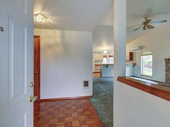 5th image of 3708 NE 154th Ave