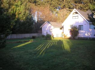 81 NE Seaview St, Yachats, OR 97498