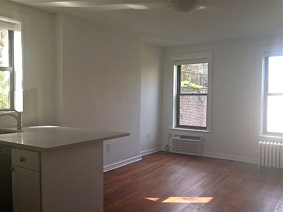 5th image of 51 Jane St APT 19