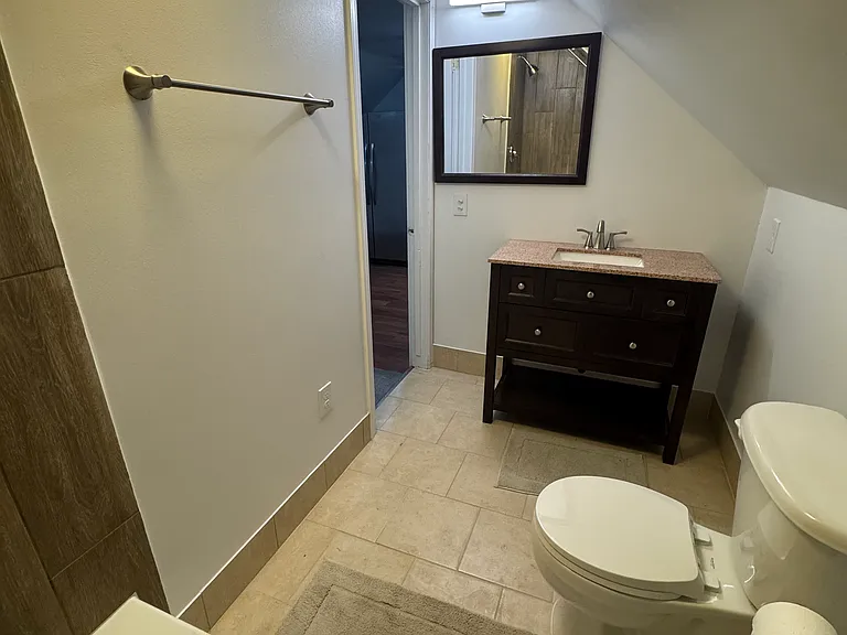 625 E 21st St #3 — Photo 8
