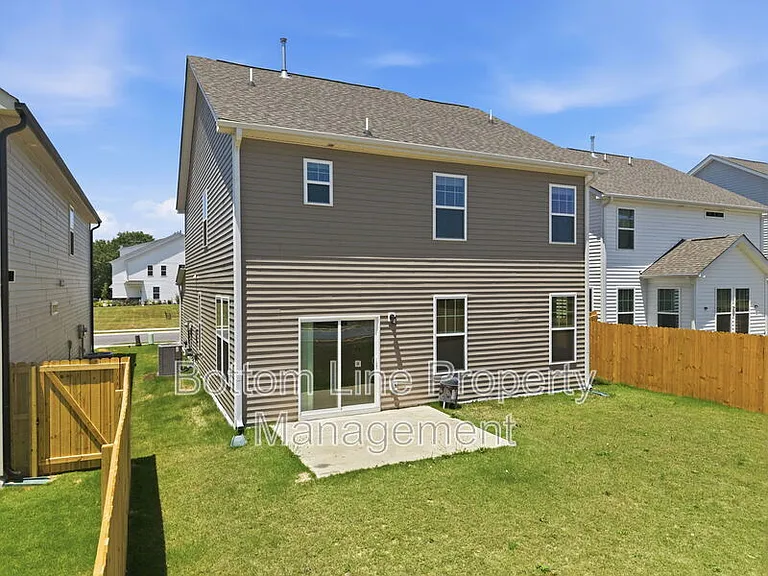 24 Blackthorn Ln — Photo 18