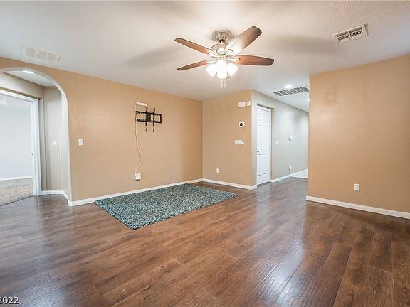 3rd image of 9126 Cedar Door Ave