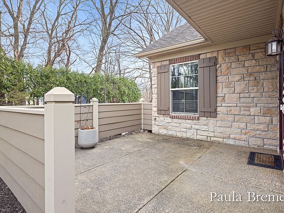 5th image of 856 Bridge Crest Dr