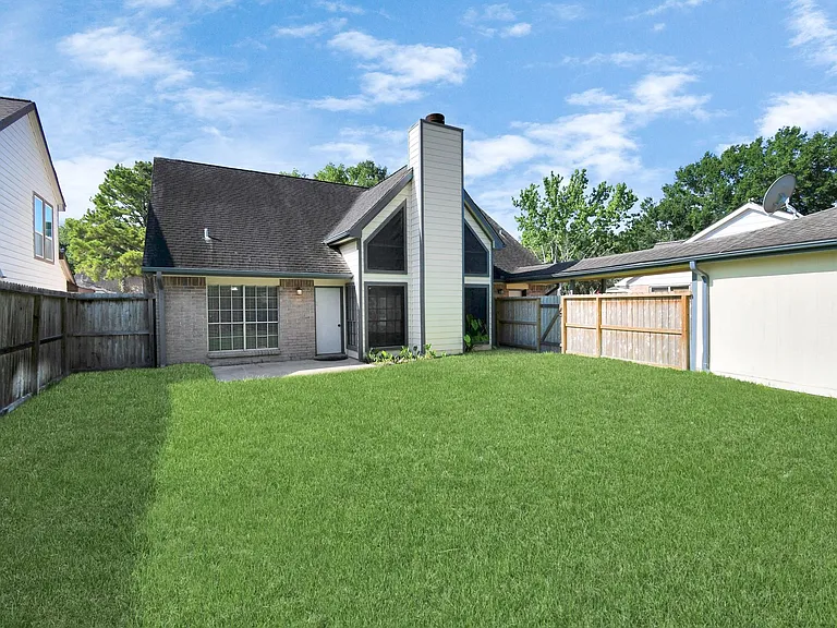 315 Muirwood Ln — Photo 29