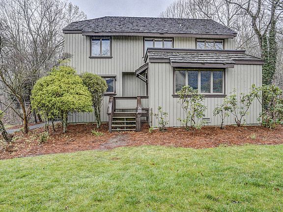 2nd image of 120 Columbine Rd