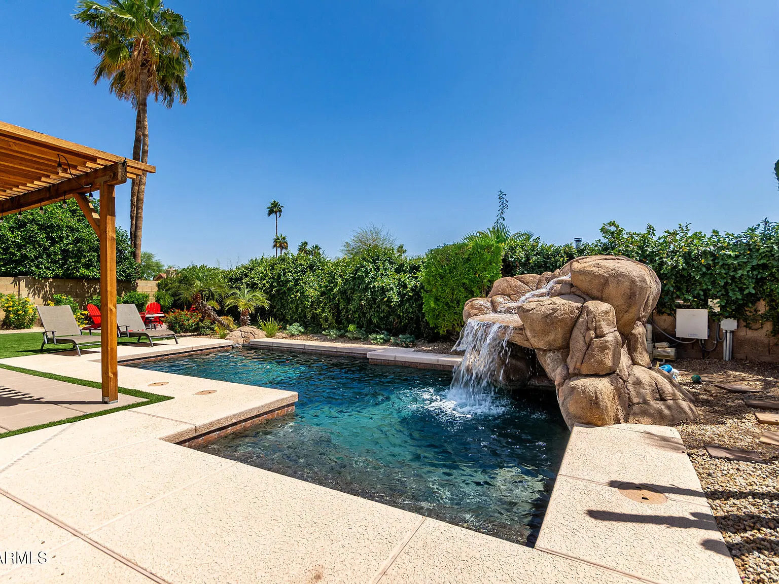 3 bed, 2.0 bath, 1700 sqft, $4,500 — Photo 3