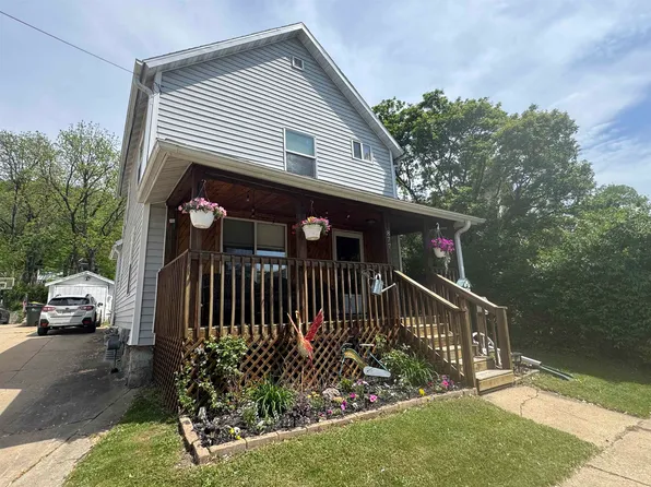 877 S Sheldon St, Richland Center, WI 53581