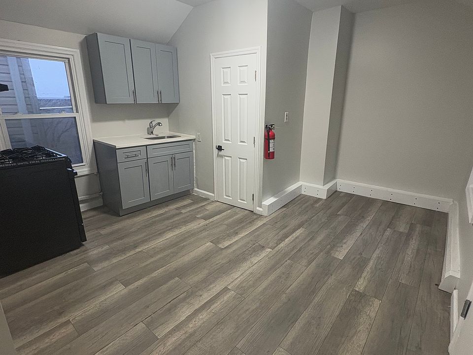 1st image of 317 Marshall St Floor 2