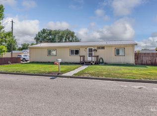 331 Holland St N, Vale, OR 97918