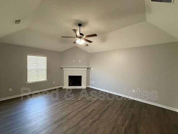 2nd image of 1079 Carib Loop E