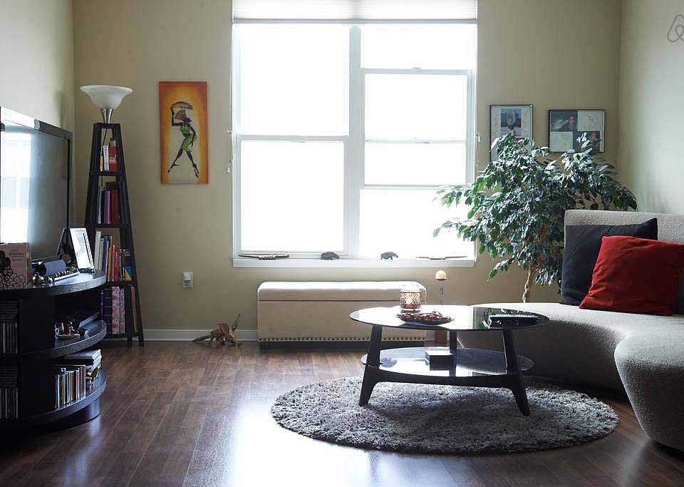 1st image of 318 W Carrillo St Floor 2-04