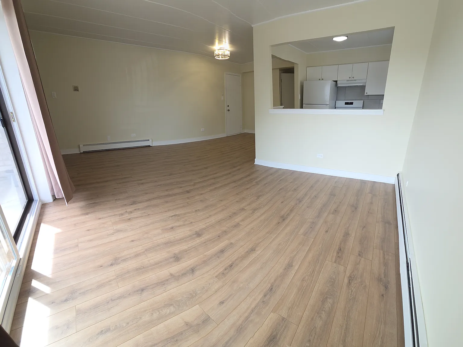 2 bed, 1100 sqft, $1,700 — Photo 4