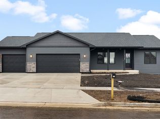 110 S Windmill Ridge Rd, Evansville, WI 53536