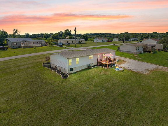 2nd image of 105 Summer Ridge Rd