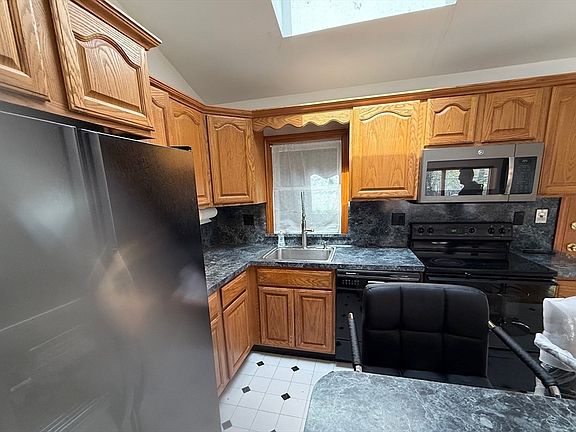 2nd image of 311 Ridge St