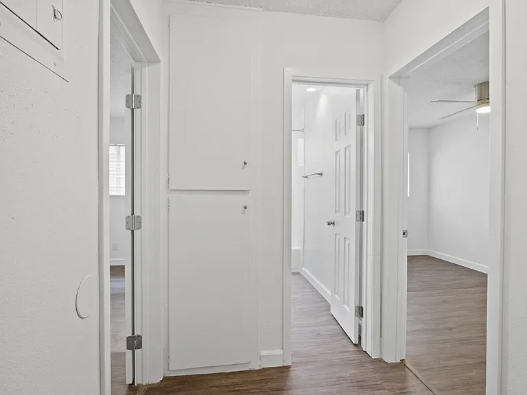 Westminster Apartments — Photo 44