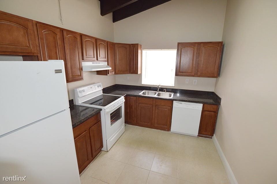 40110114_8001 SW 6th Ct_North Lauderdale_FL_2017-2
