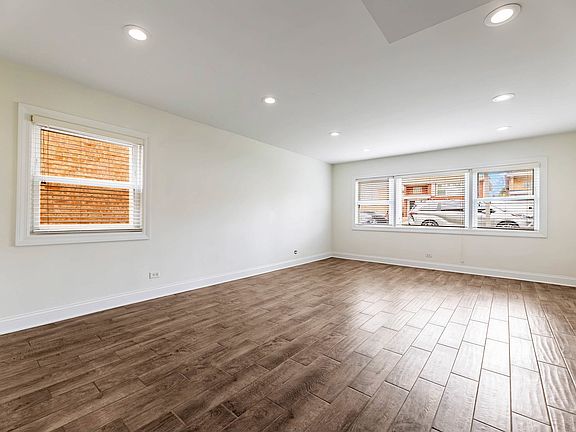3rd image of 5320 S 73rd Ave