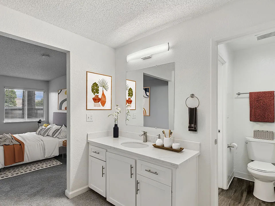 Building Photo 4