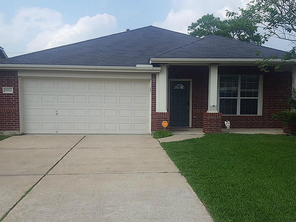 1st image of 18922 Squirrel Oaks Dr