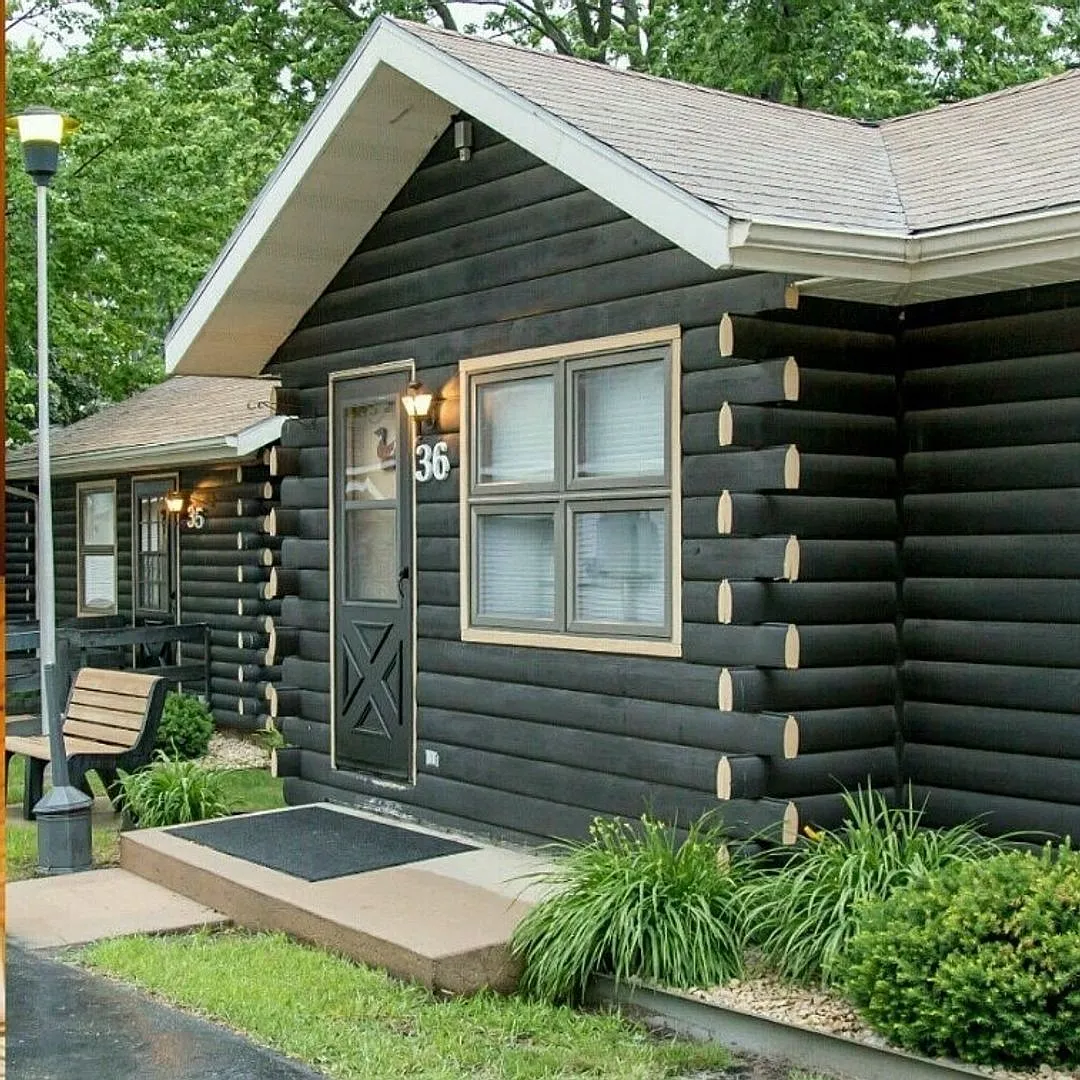 H & H Apartments — Photo 1