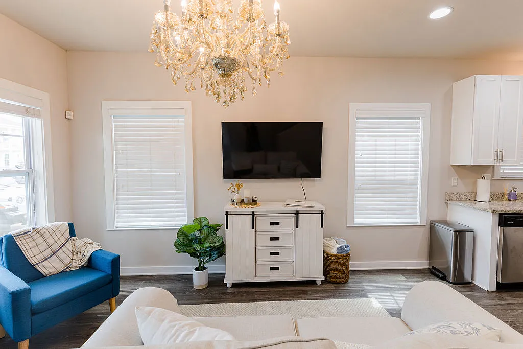 3 bed, 1216 sqft, $3,000 — Photo 3