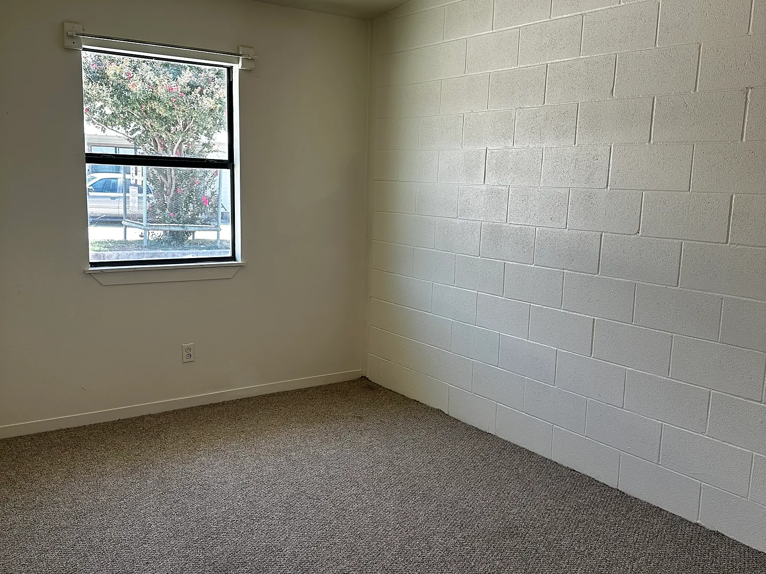 Comal Apartments — Photo 2