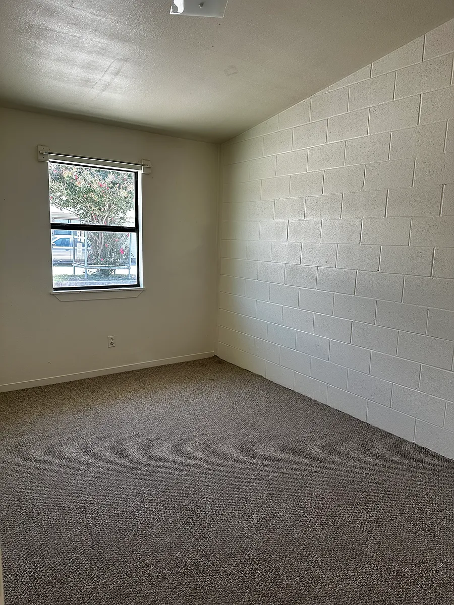 Building Photo - Comal Apartments
