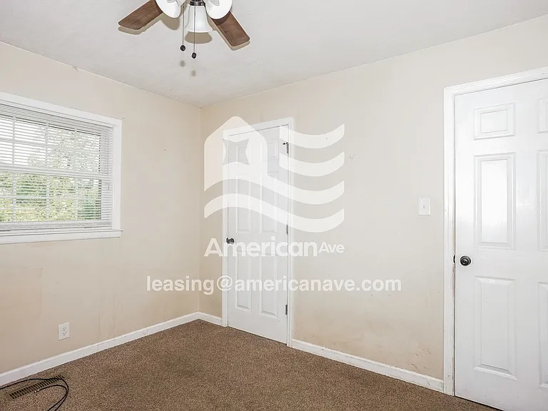23323_009_main_bedroom_12799156.jpg