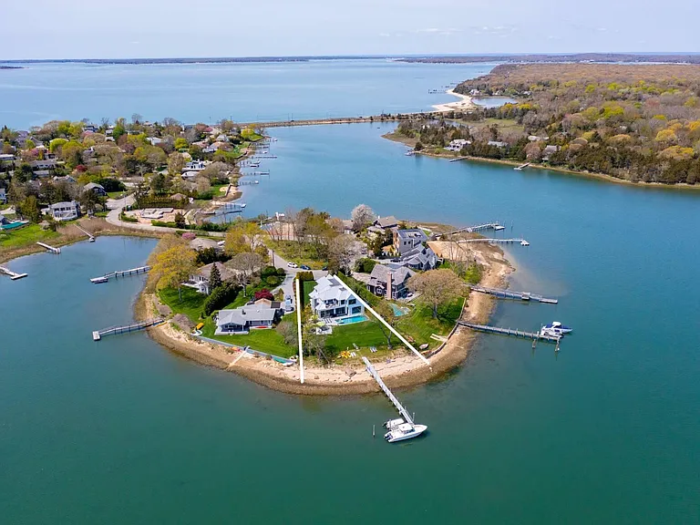 82 Harbor Dr — Photo 3