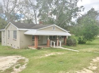 298 E Grady Ave, Lyons, GA 30436