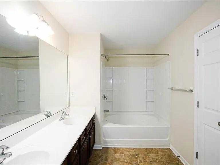1187 Kendrew Pass — Photo 17