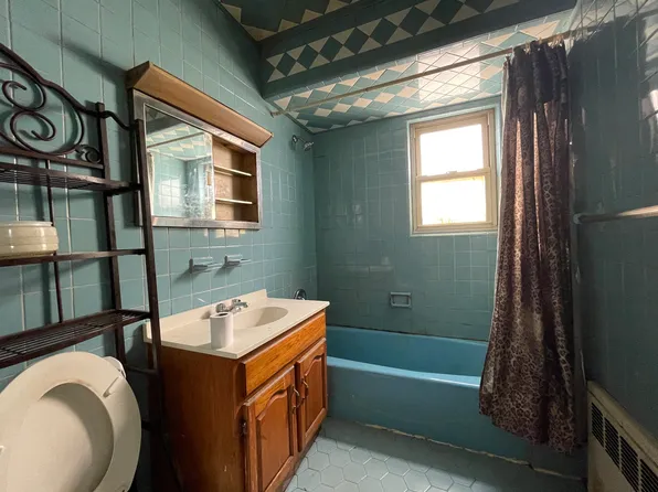 81 Bay 7th Street image 13 of 15