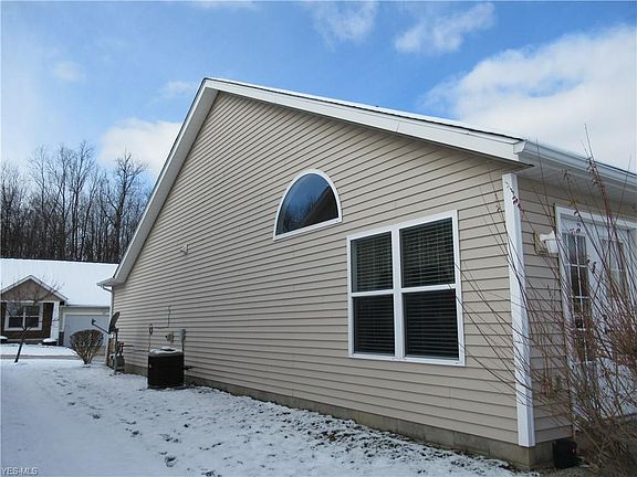 3rd image of 850 Bristol Dr
