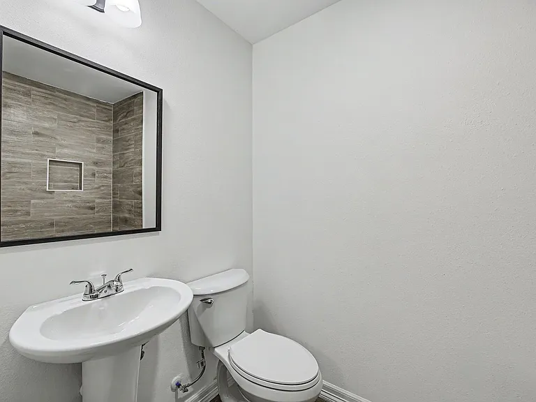 4913 S 26th St — Photo 16