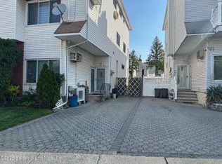 101 Green Valley Rd #2, Staten Island, NY 10312