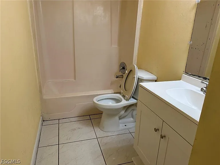8 Roanoke Dr — Photo 7