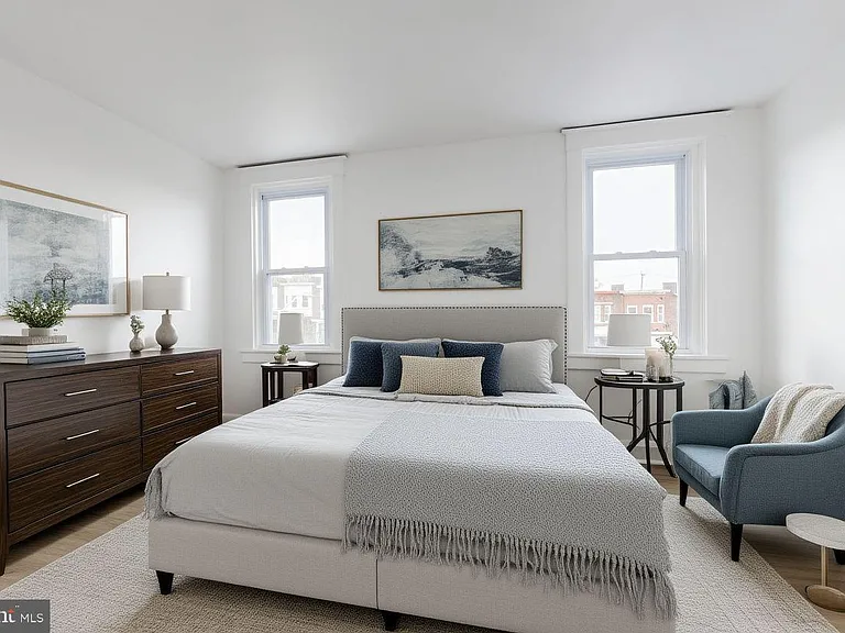 2320 W Lexington St — Photo 16