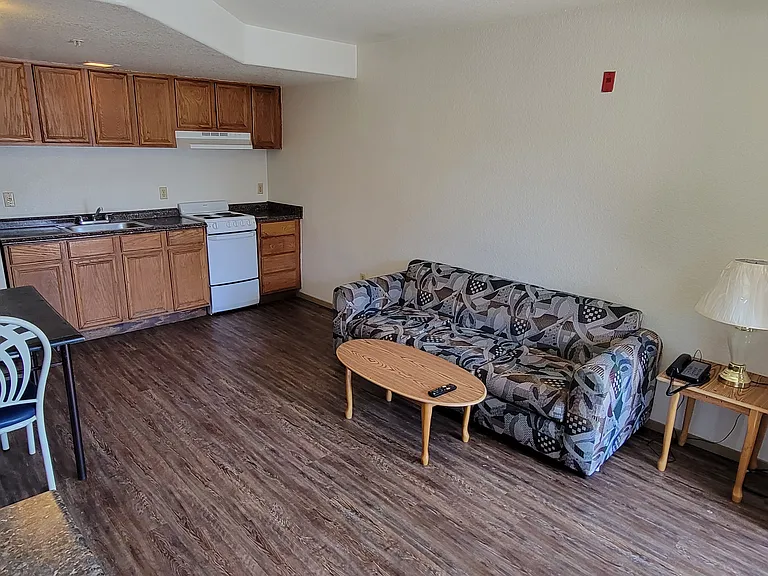 Sportsman's Royal Manor — Photo 9