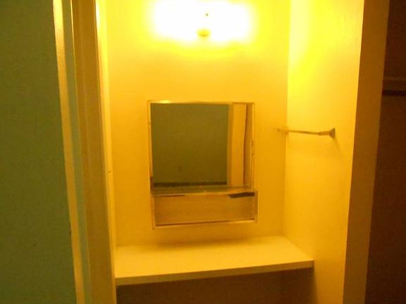 Dressing table w. mirror