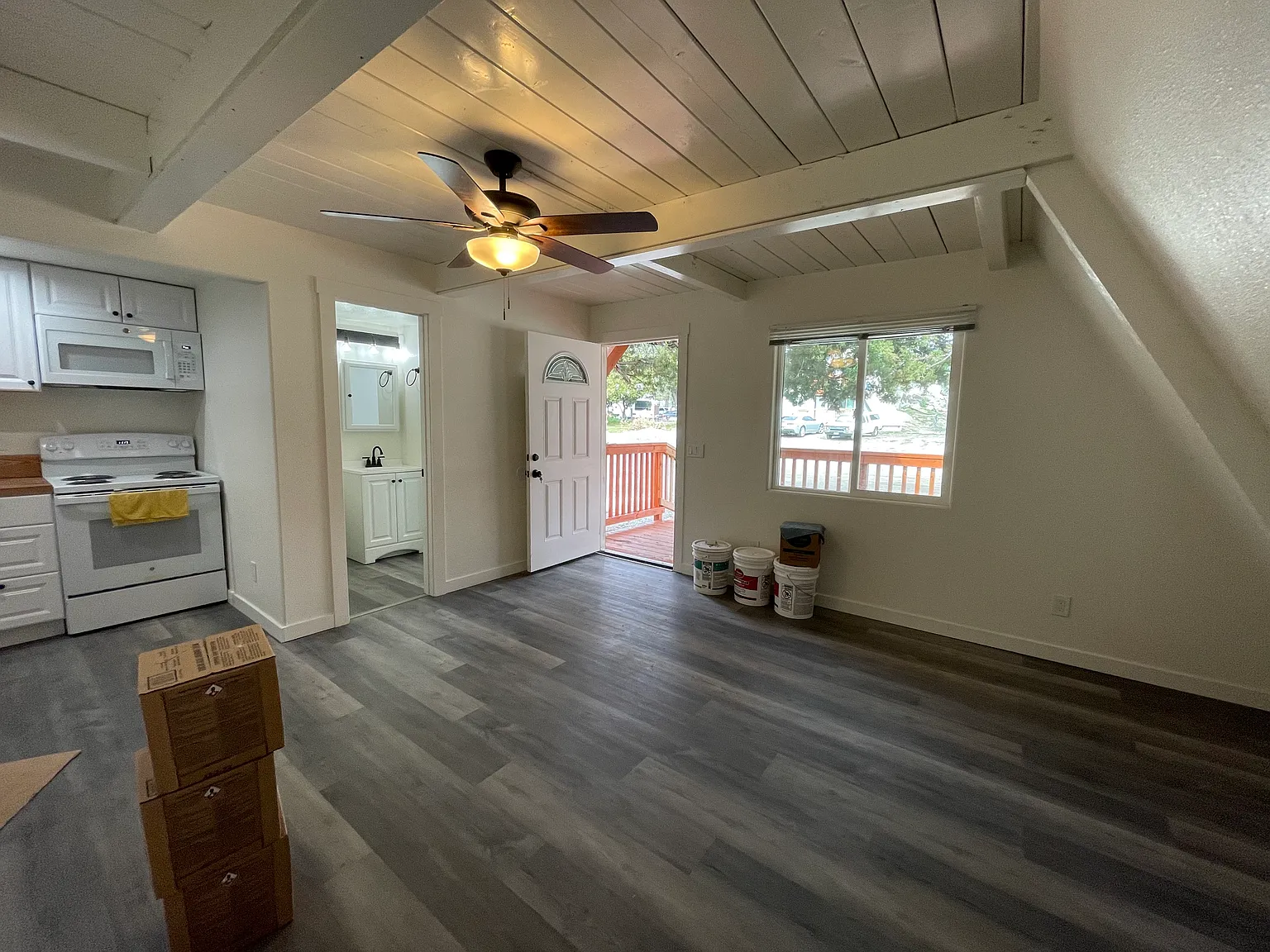 1 bed, 400 sqft, $1,200 — Photo 4
