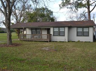 620 Hamilton St, West Columbia, TX 77486
