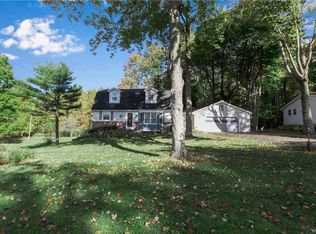 11710 Parkwood Dr, Alden, NY 14004