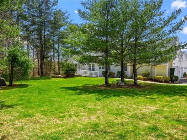 27 Alpine Way, North Smithfield, RI 02896