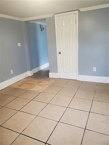 3 bed, 1.0 bath, 1300 sqft, $1,300 — Photo 3