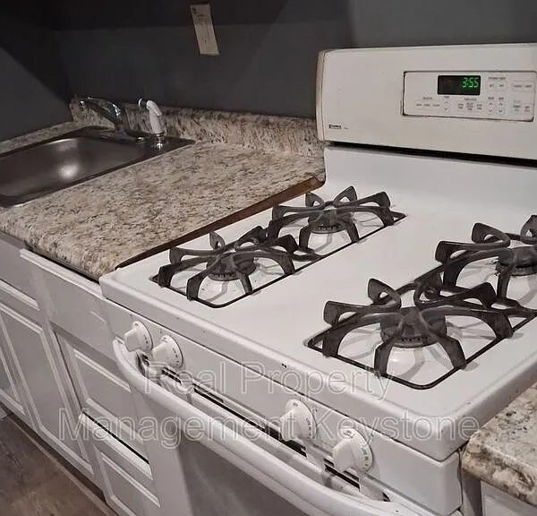 1834 Flagler St #1 — Photo 3