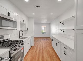 3907 Torsby Pl, Paradise, NV 89119