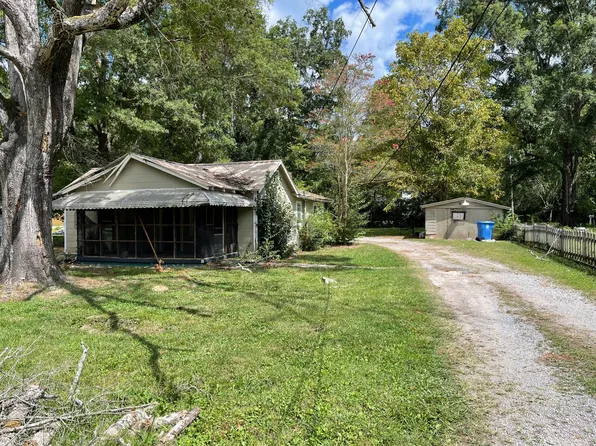 1432 Happy Valley Rd, Rossville, GA 30741