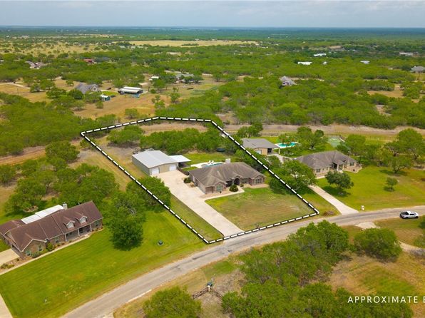 5665 Grand Lake Cir, Robstown, TX 78380