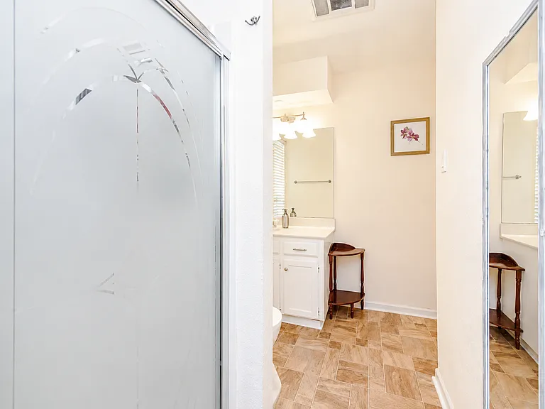 2217 Parkside Dr — Photo 10